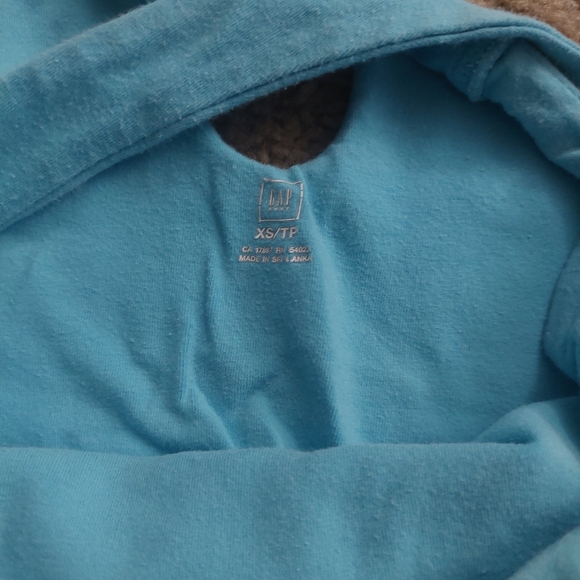 GAPBody Workout Tops - Picture 2 of 4